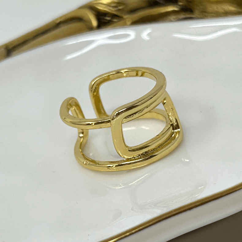 Anillo con Eslabones Cuadrados de Oro, Square Link Gold Ring